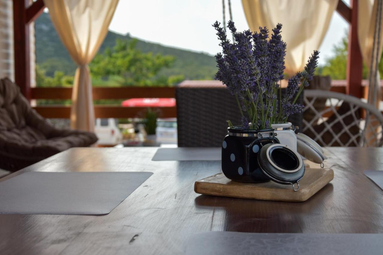 Mobile Home Tomic Tisno Buitenkant foto