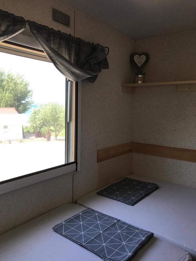 Mobile Home Tomic Tisno Buitenkant foto