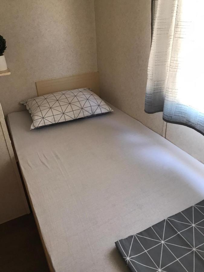 Mobile Home Tomic Tisno Buitenkant foto