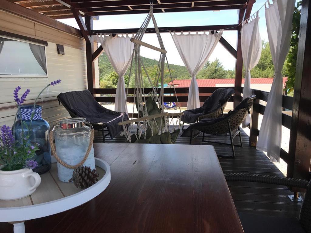 Mobile Home Tomic Tisno Buitenkant foto
