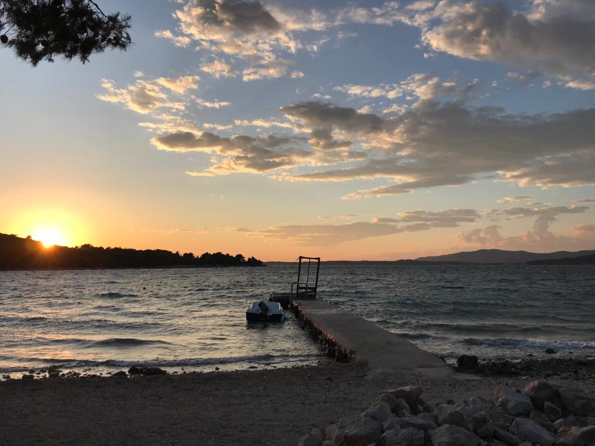 Mobile Home Tomic Tisno Buitenkant foto